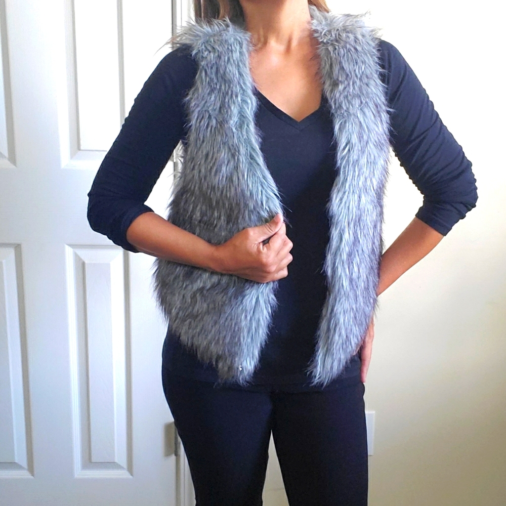 Me Jane Fluffy Faux Fur Fashion Gray Vest